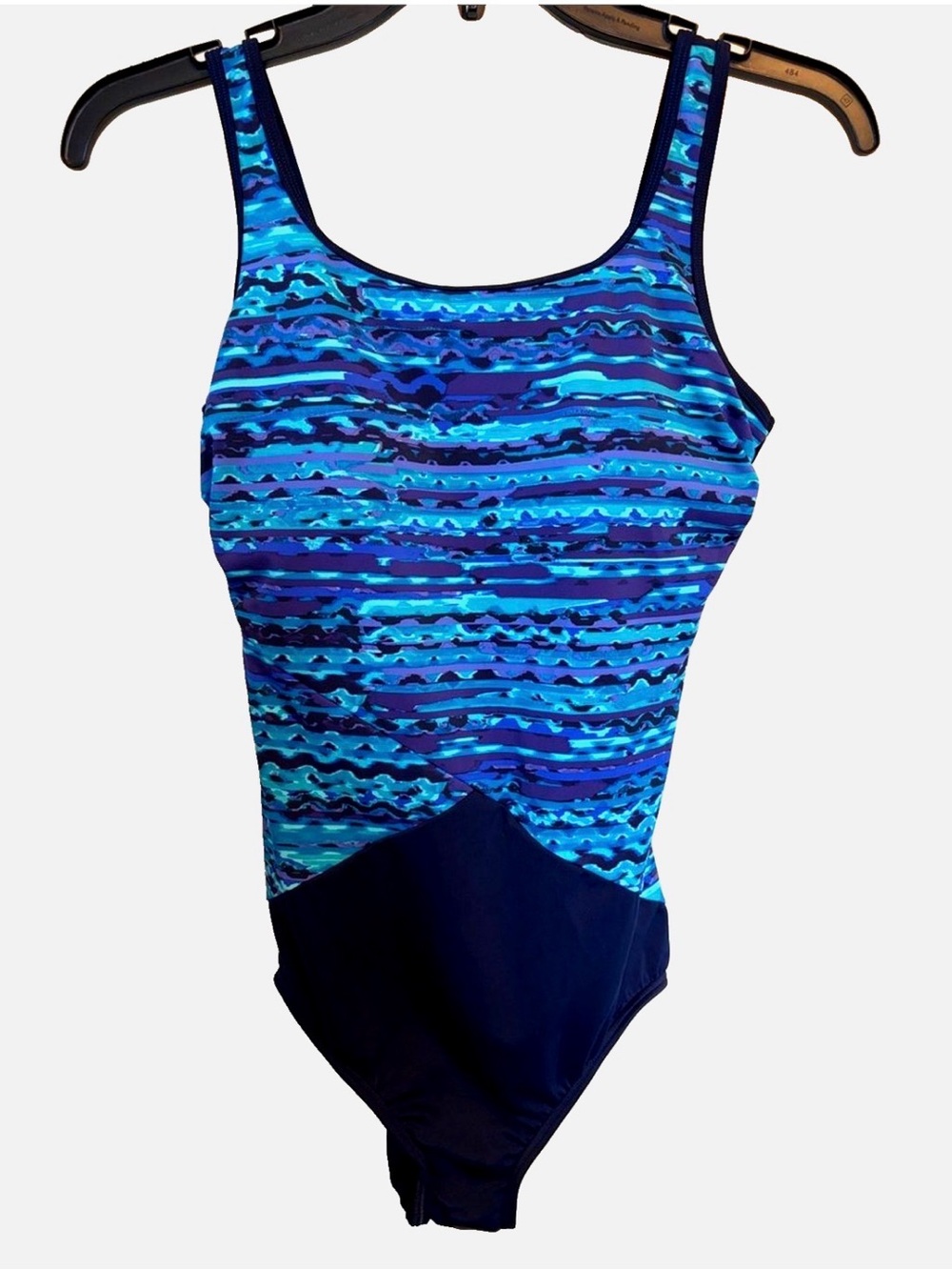 Lands’ End Tugless Mastectomy One Piece Swimsuit Size 8 Blue Abstract Print